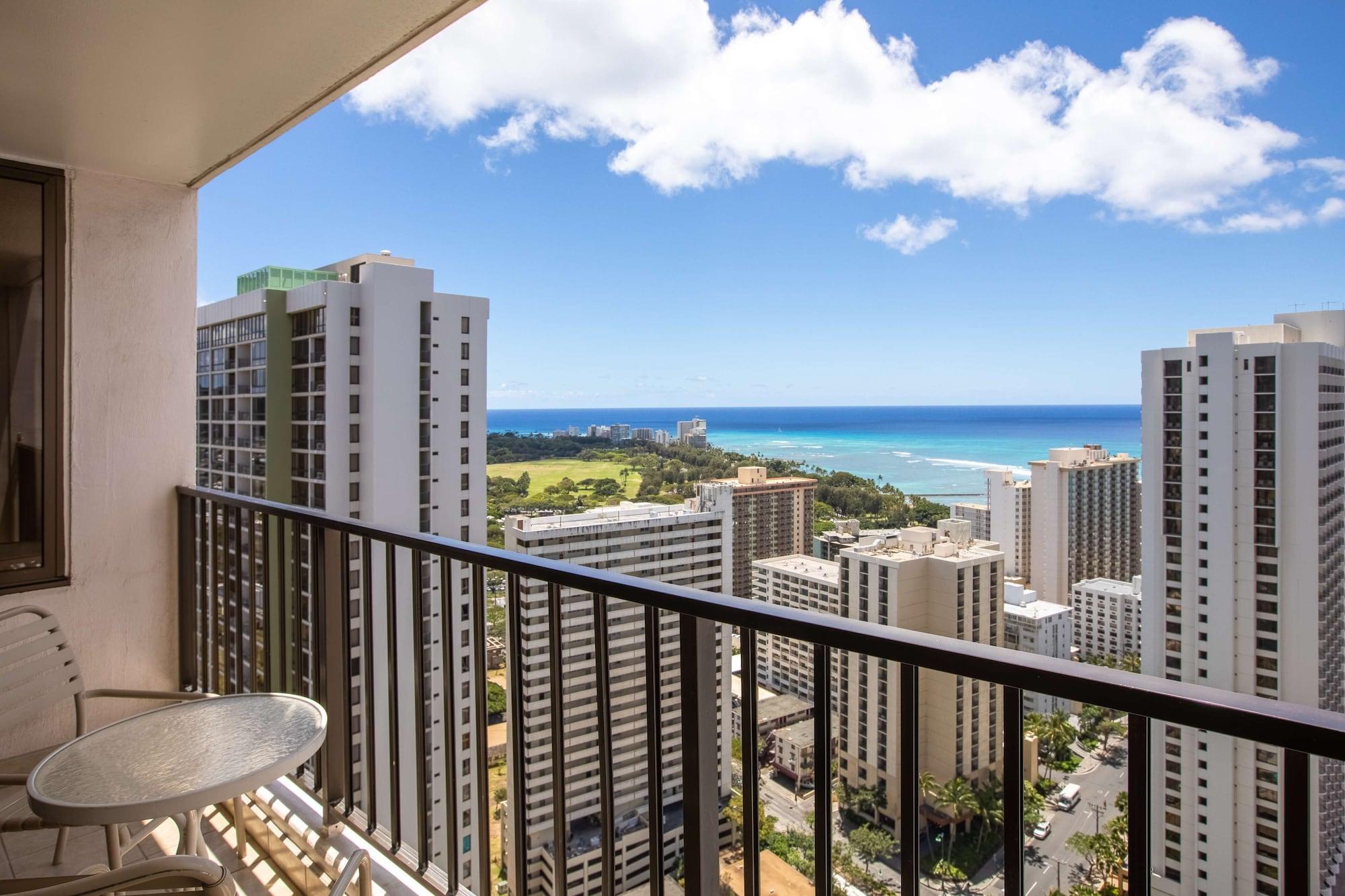 Aston at the Waikiki Banyan Aparthotel Honolulu Bagian luar foto
